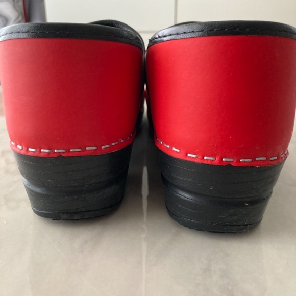 Sanita Red Clog Penny loaf unique design - Picture 3 of 12